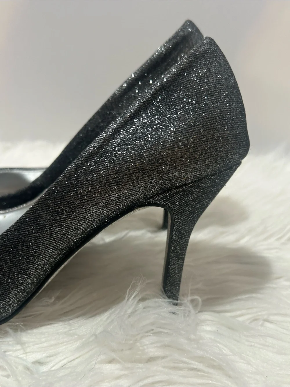 Nine West NW Flax size 6 black/silver gunmetal  glitter 3.5 inch heels